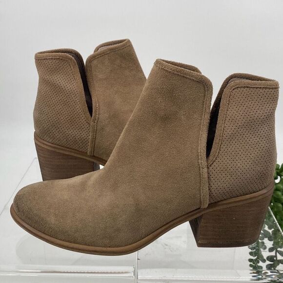 Hinge BP Barris Suede Stacked Heel Pull-On Ankle Bootie Cut-Out Taupe 7‎ - Picture 2 of 15